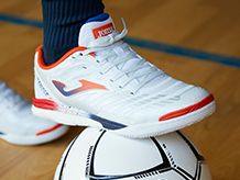 Uždarų patalpų futbolo batai